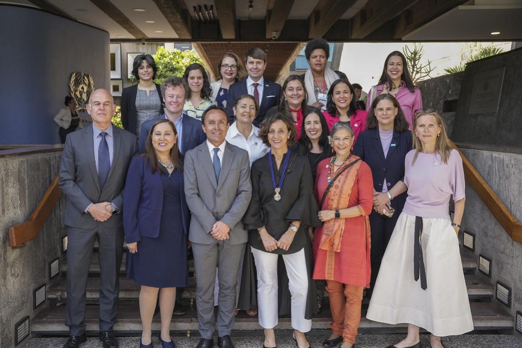 Fotor de autoridades que concurrieron a la conmemoración del Día de Naciones Unidas