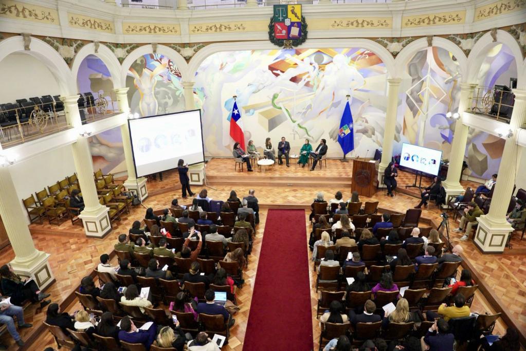 Foto del salón de honor de la universidad de chile desde vista áerea